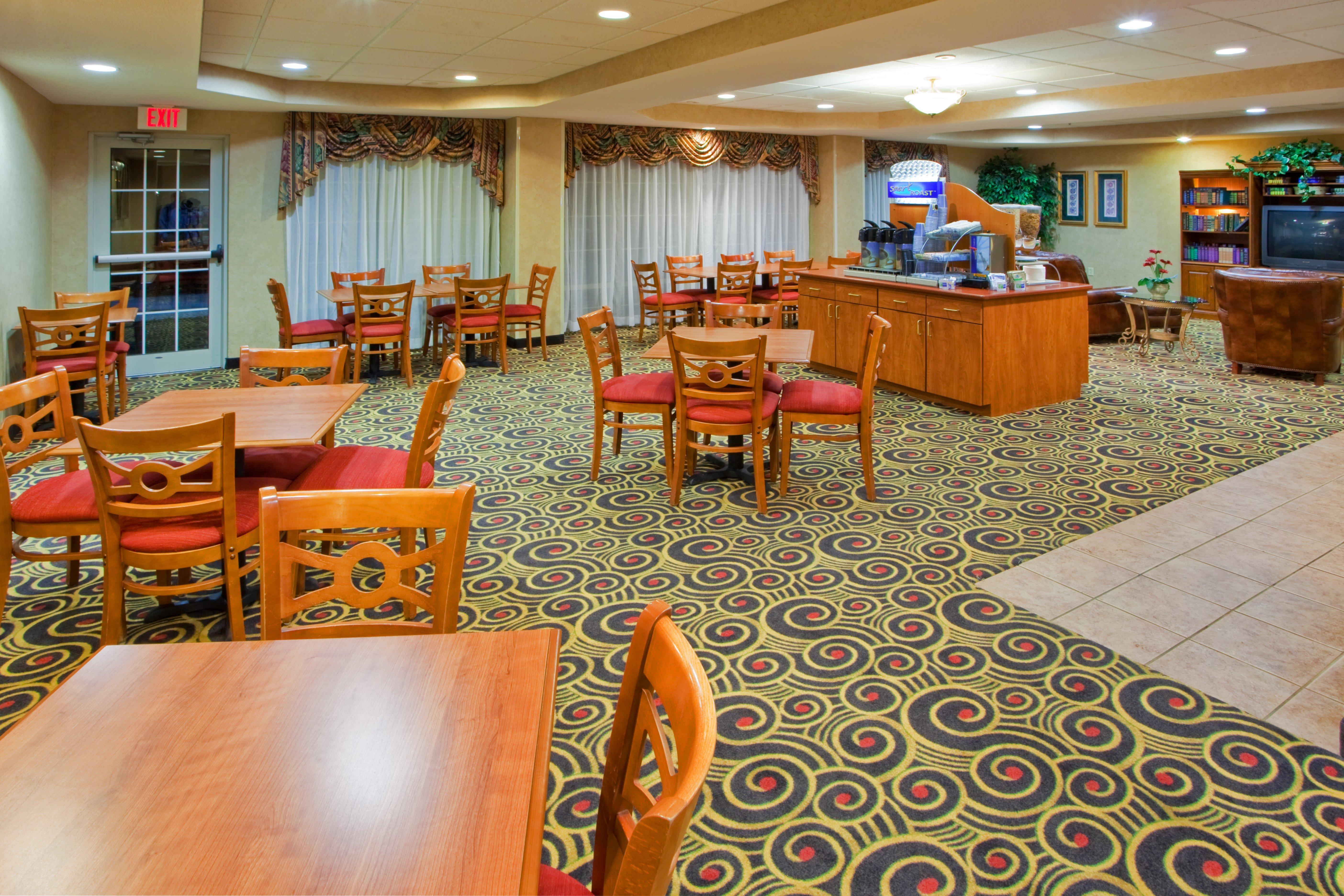 Holiday Inn Express Hanover By Ihg Экстерьер фото