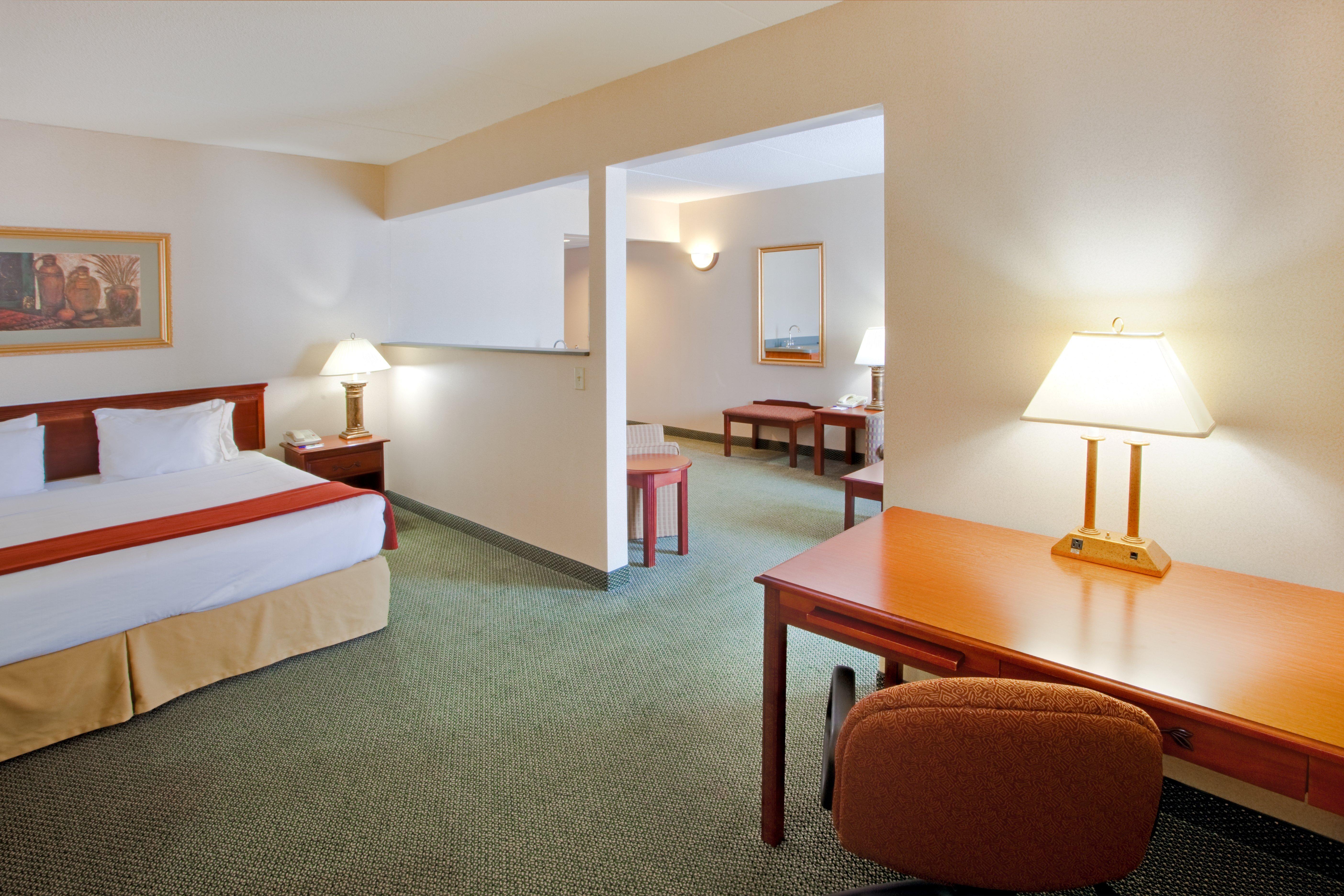 Holiday Inn Express Hanover By Ihg Экстерьер фото