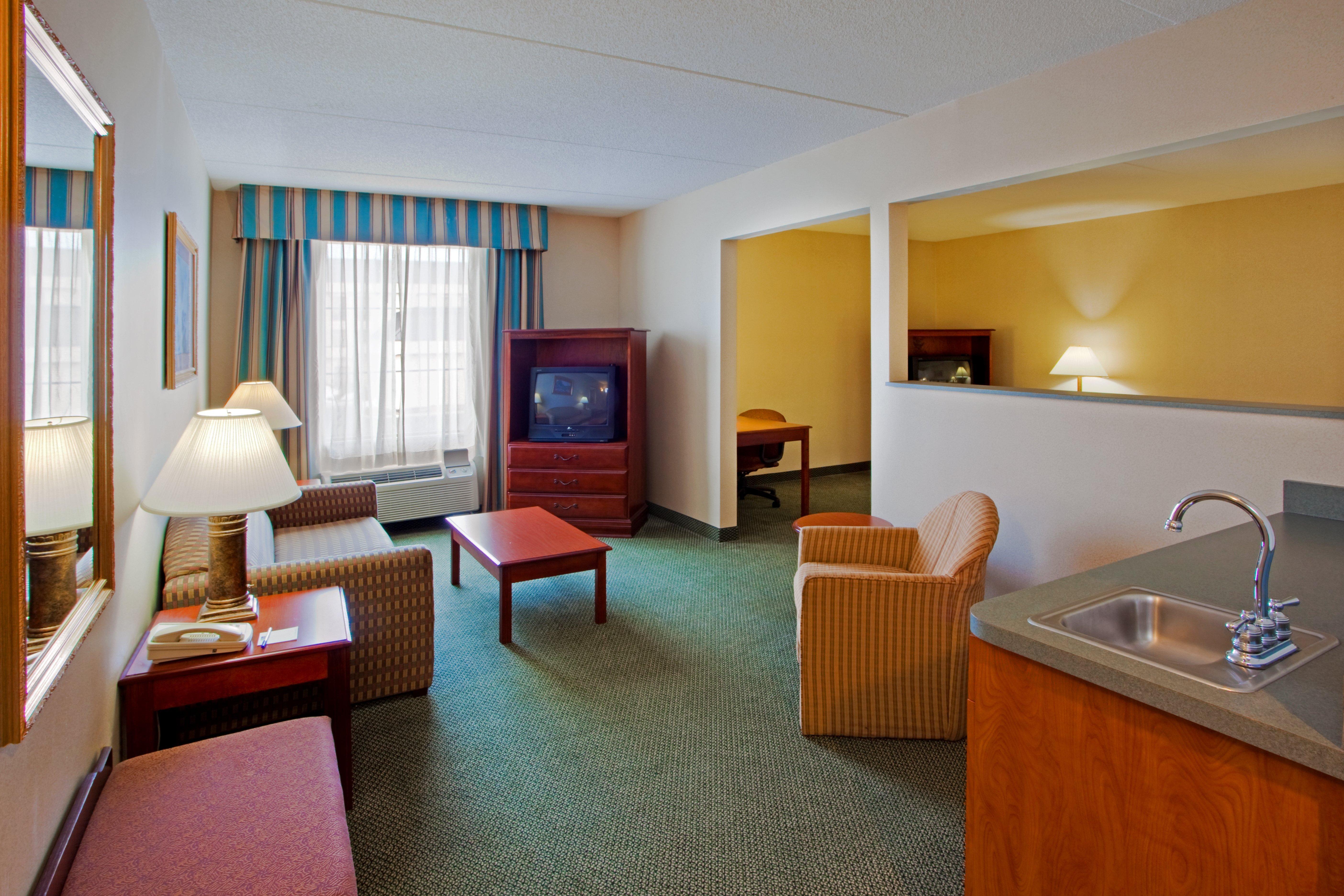 Holiday Inn Express Hanover By Ihg Экстерьер фото