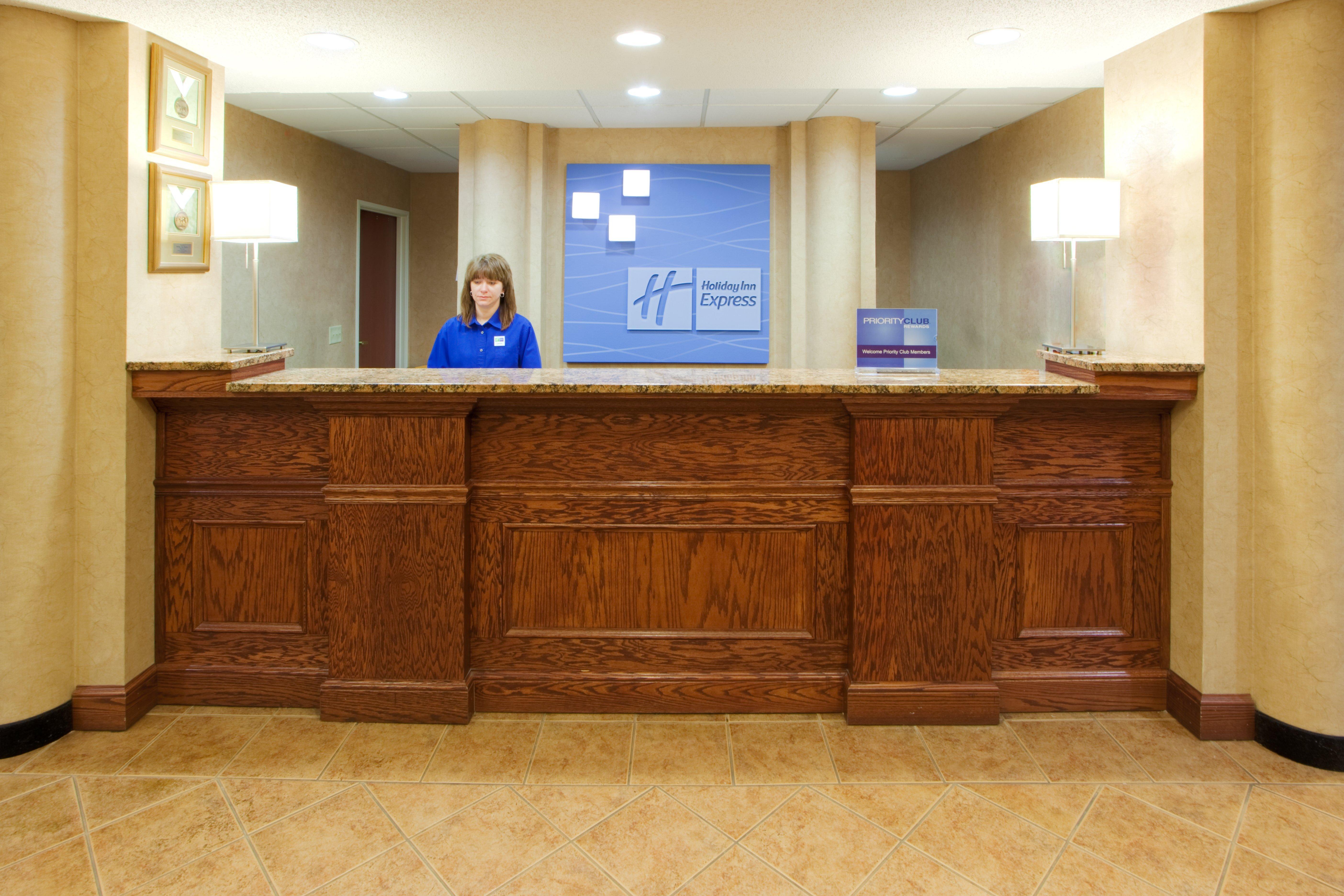 Holiday Inn Express Hanover By Ihg Экстерьер фото