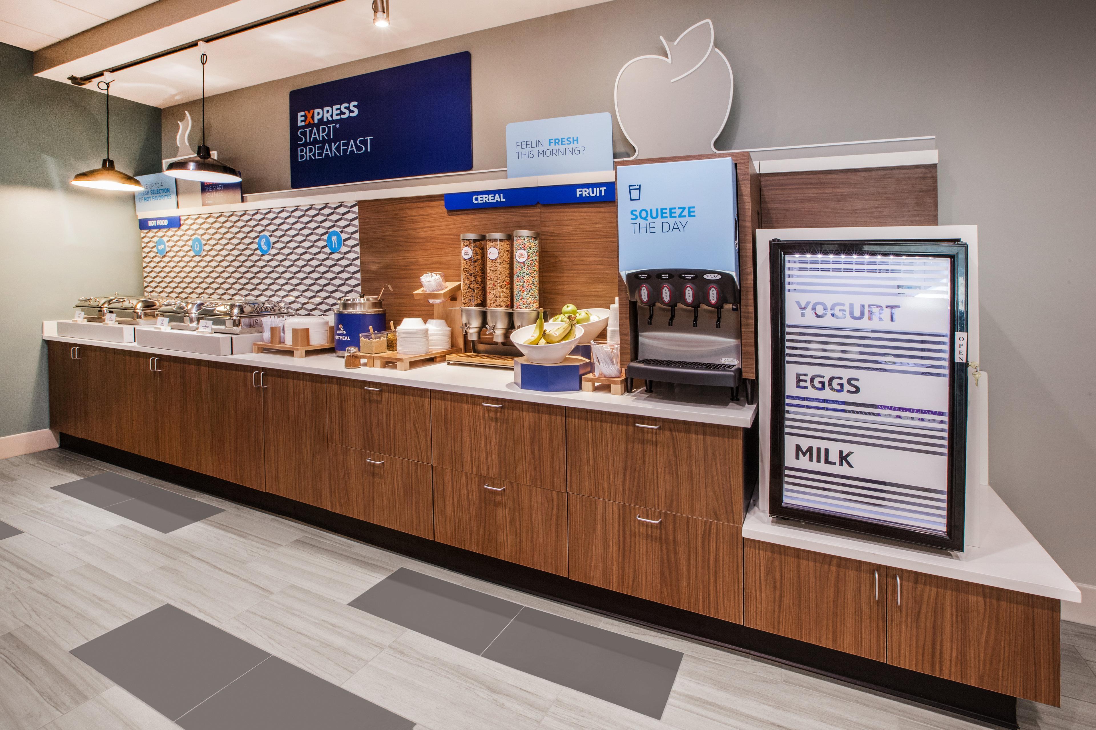 Holiday Inn Express Hanover By Ihg Экстерьер фото