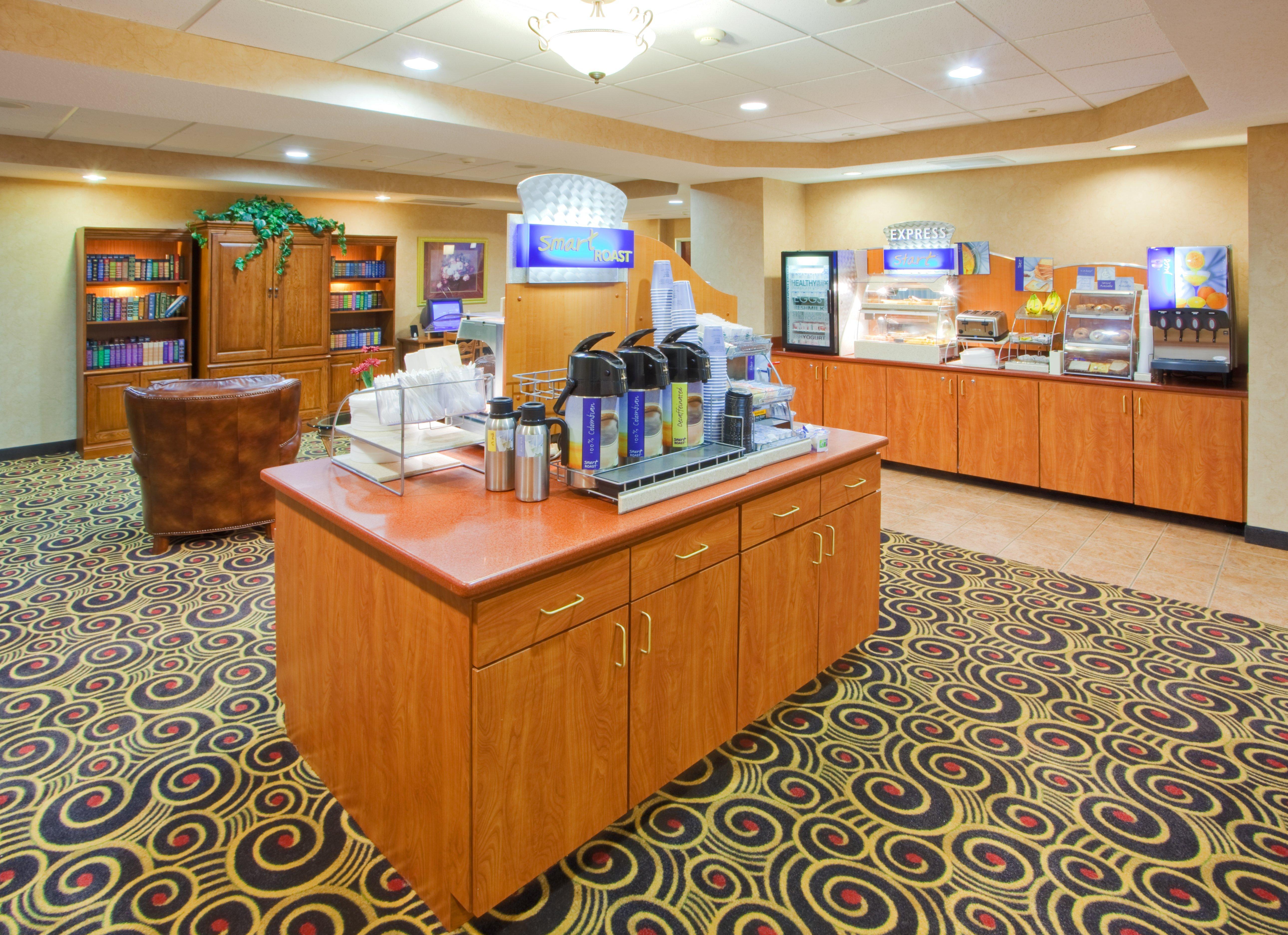 Holiday Inn Express Hanover By Ihg Экстерьер фото