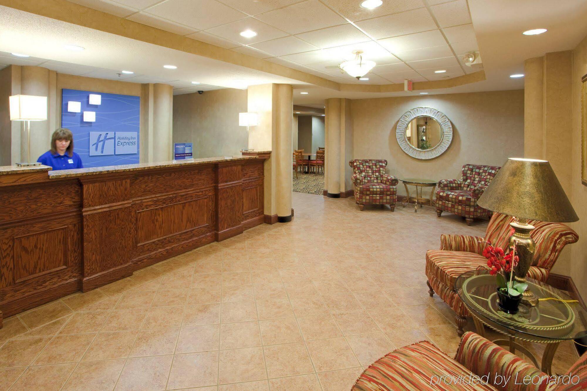Holiday Inn Express Hanover By Ihg Экстерьер фото