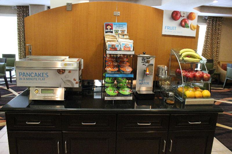 Holiday Inn Express Hanover By Ihg Экстерьер фото
